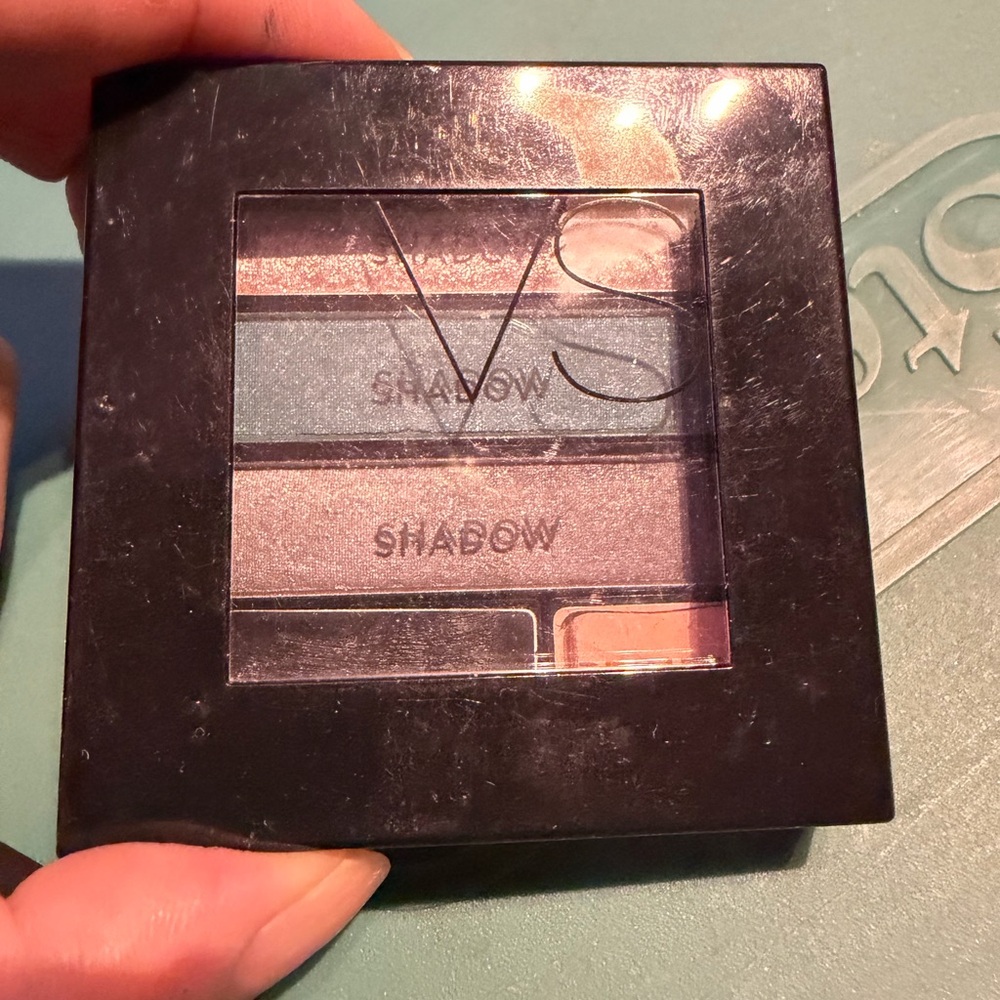 Victoria's Secret Eyeshadow Deluxe Eye Palette